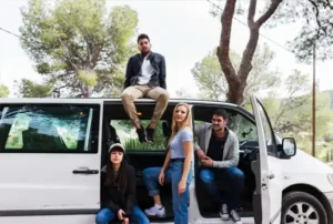 Airport Transfers for Large Families: How Many Seats and What Vehicle Size Do You Need?